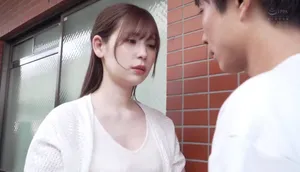 ông xã tẻ nhạt, bà xã nhận ra cậu thanh niên nhà cạnh bên tốt hơn
